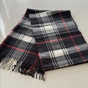 Gap Classic Black, Grey, Cream and Red  Plaid Scarf 🧣 *New